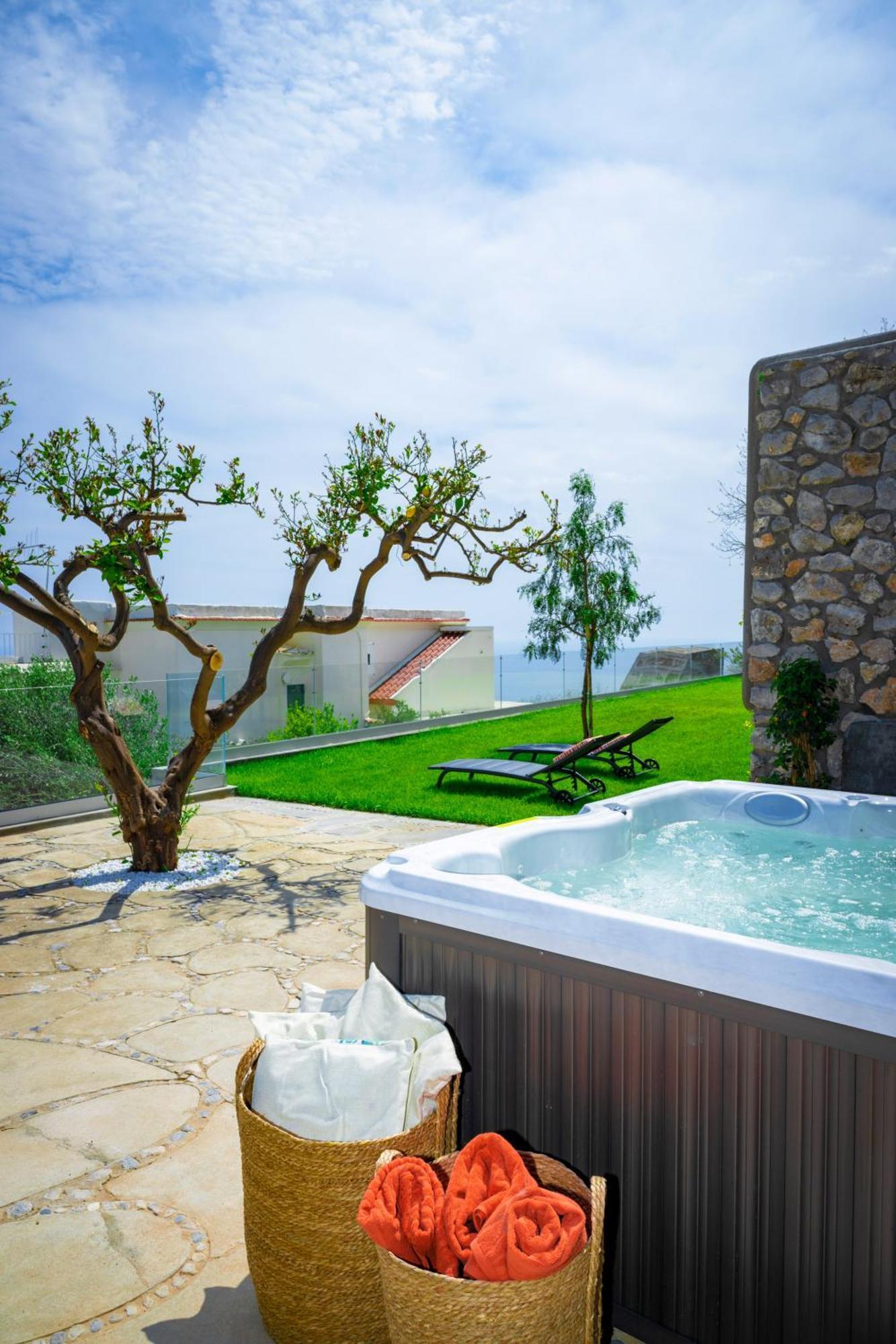 Villa Mimina - Exclusive Villa With Garden, Jacuzzi And Sea View ปรายาโน ภายนอก รูปภาพ